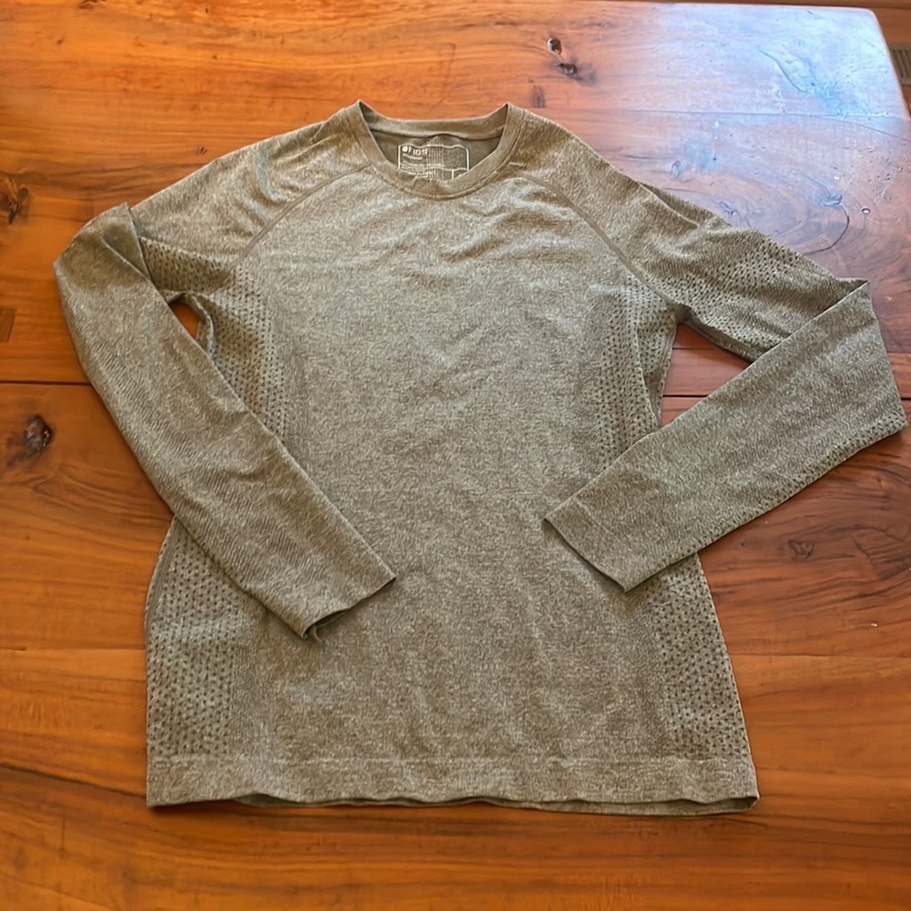 Figs thermal top. Size small